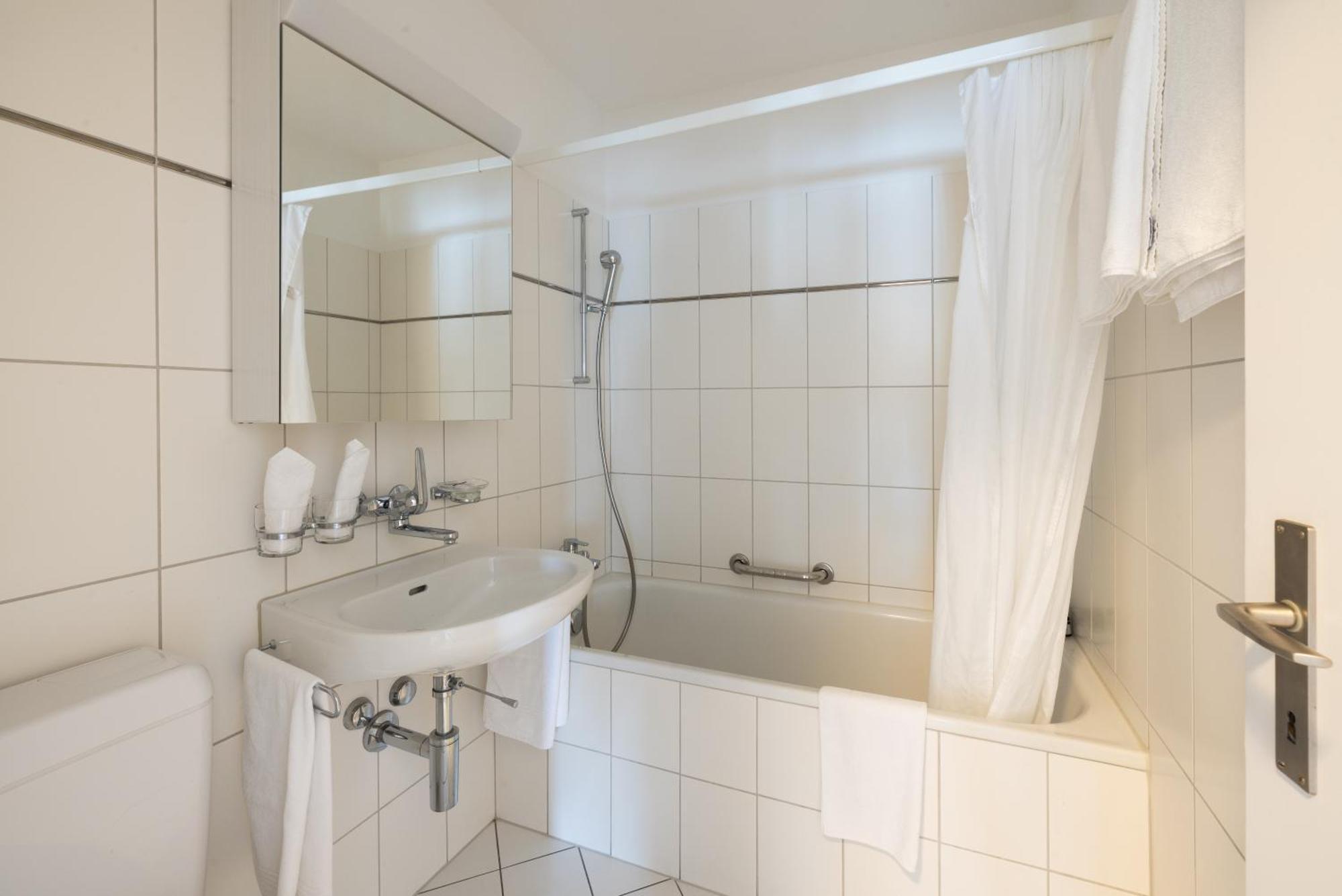 Ema House Serviced Apartments Aussersihl 취리히 외부 사진